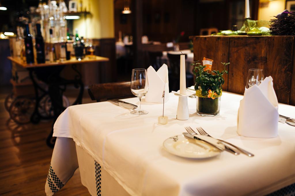 פלדברג Hotel Adler Baerental מראה חיצוני תמונה